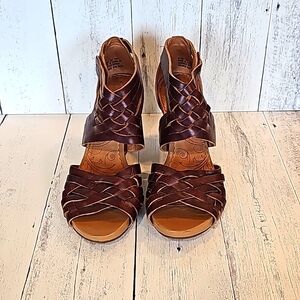 INDIGO by Clark's  BROWN Wedge Sandals.